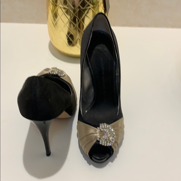 Giuseppe Zanotti Shoes - Woman’s elegant peep toe heels